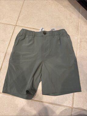 Chubbies youth Olive Flat Front Shorts size medium